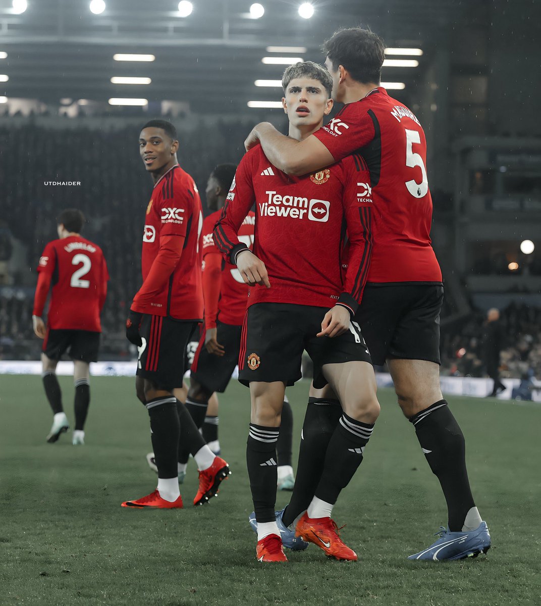 Utdtori's tweet image. Manchester United Followers Gain🎆

No Manchester United fan gats get less than 1000 followers 🔴

ALL Manchester United fans Follow me, Like and RT this post. 

Then comment '❤️' and follow everybody wey like your comment!

Make we celebrate the win with account growth.

Turn on…