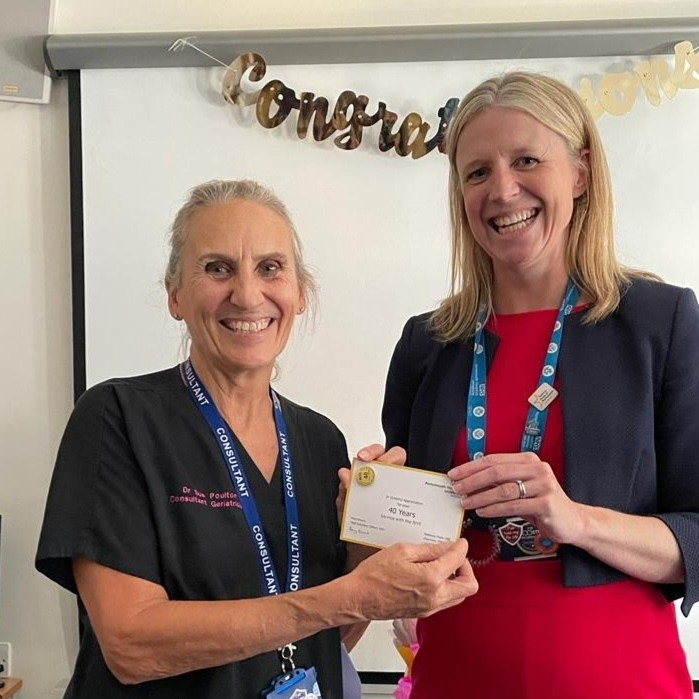 Congratulations to Consultant Orthogeriatrician, Sue Poulton, who has celebrated 40 years of service in the NHS!

Sue started her NHS journey as a junior doctor in 1983.

She has dedicated her career to the PHU Hip Fracture Service, which she pioneered in 2005.

#ProudToBePHU