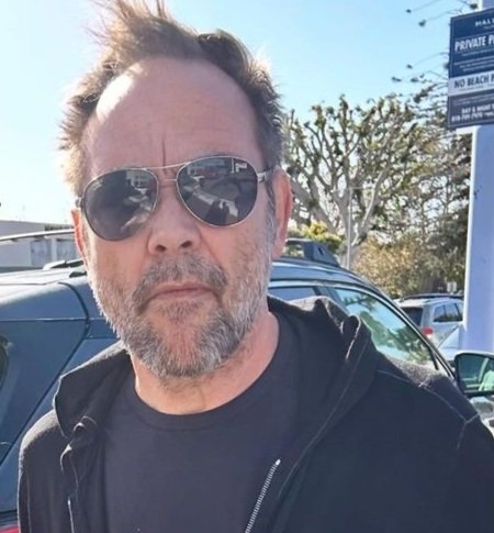 Mark Sheppard wouldn't have to pay me, just take me dinner, every now and then, and let me look at him. That would be payment, enough. 🤗❤️🥴🖤