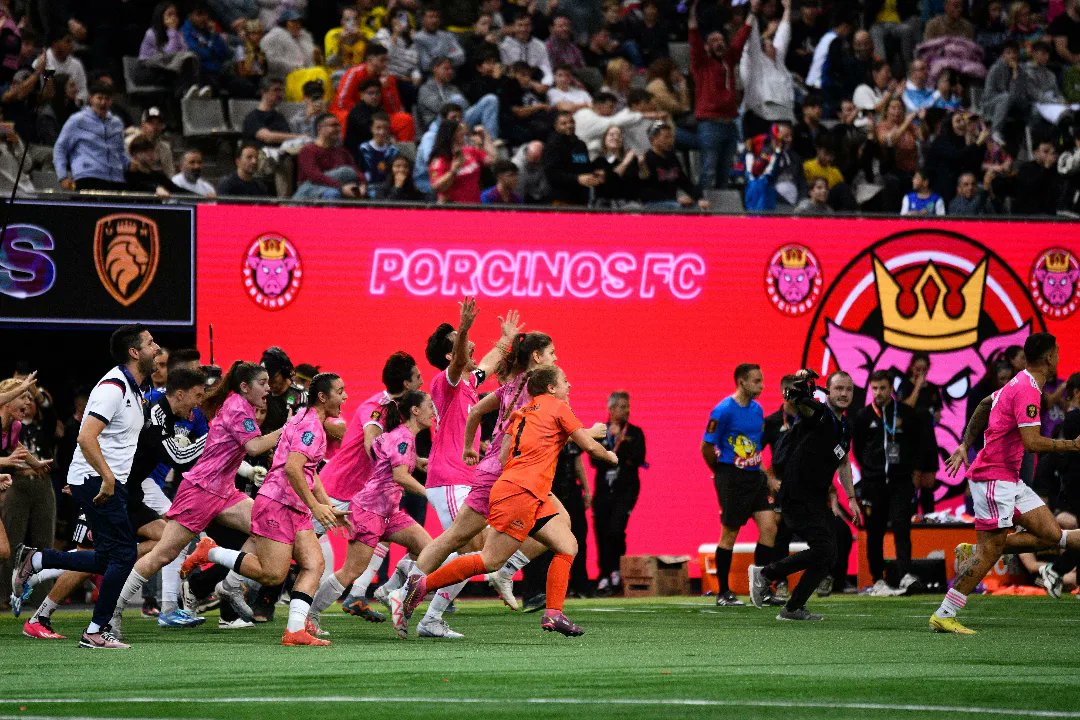 Marinabarneda's tweet photo. CAMPEONES DE LA KINGDOM CUP💎🐷🩷

Lo vivido ayer fue increíble, gracias a todxs los que lo habéis hecho posible. Afición, esta copa os la debíamos!

YA ES NUESTRA🏆🤩💎

El mejor proyecto deportivo lo tiene la Porcineta🐽🩷

Pd: INVICTOS. https://t.co/UmPxApTA8n
