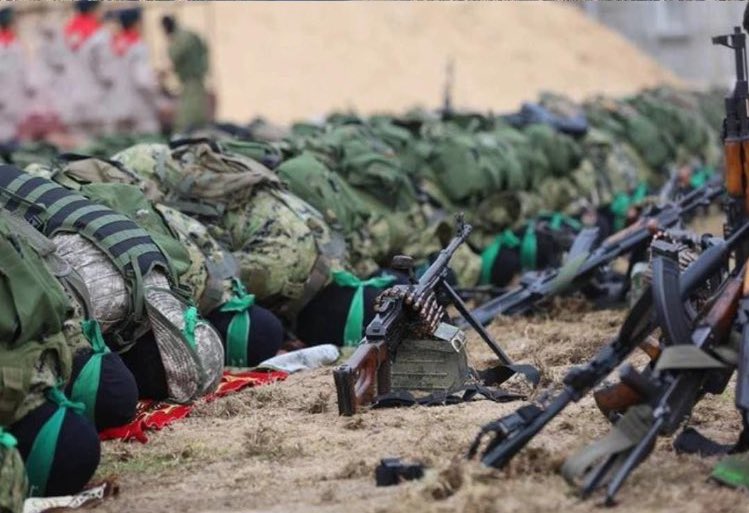 💢 Şu anda Tüm Dünya'nın Konuştuğu İzzeddin El Kassam'ın
Başarısı Asla Tesadüf Değil ⚠️

🔻Bir Kere Tugay'a Her Önüne Gelen Alınmıyor. Tüm Şartları Yerine Getiren Ya Zafer-Ya Şehâdet Üzerine Yemin Ediyor.
🔻 Şartlar Ne Olursa Olsun NAMAZ
Asla Terk Edilmiyor.
🔻Cemaat ile