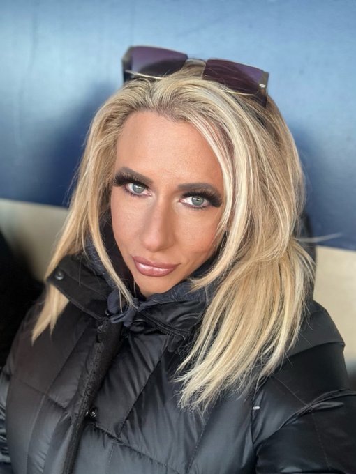 charming_lexi