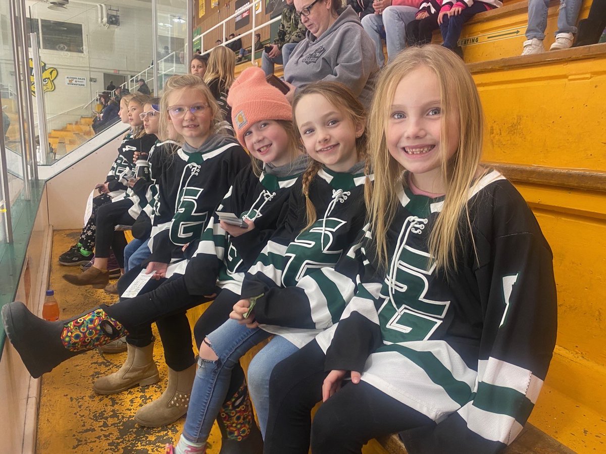 SpruceGrove_MHA's tweet photo. 🏒 Our #U7 and #U9 Girls went out to watch the @PandasHockey Saturday! What an awesome time!
#prettylucky #girlpower #girlhockey #womenshockey #sheshoots #shescores #sgmha #pandas https://t.co/lzqlJ64A3R