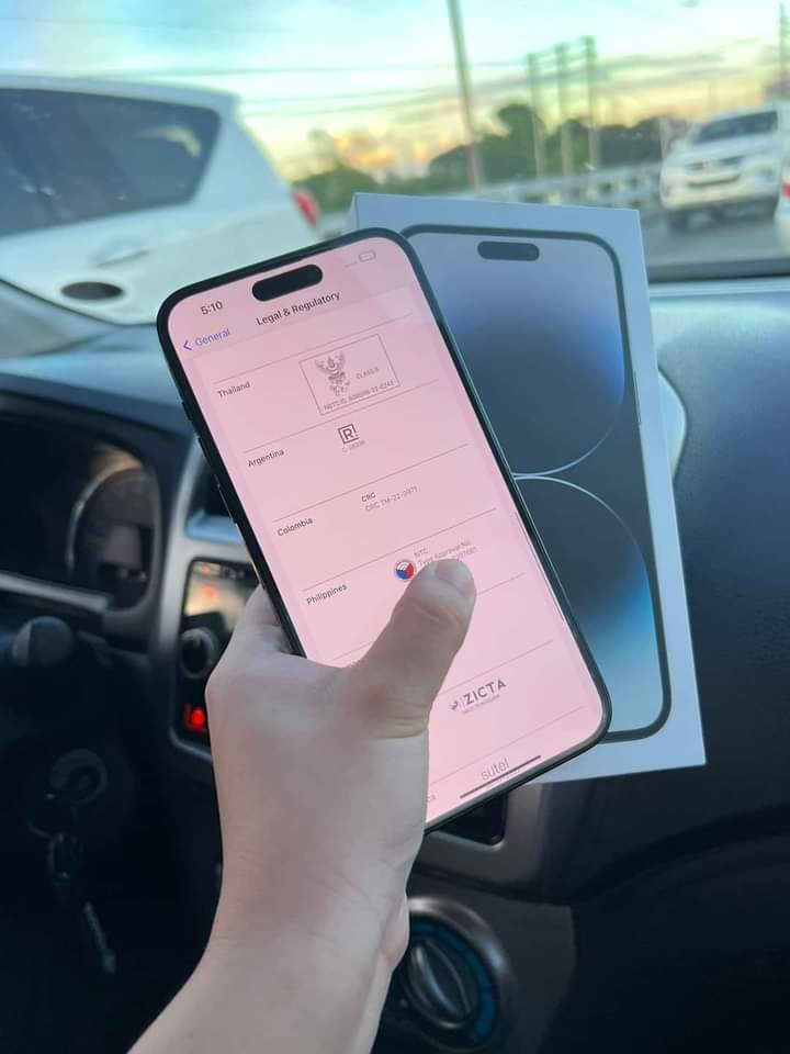 lomlcart's tweet photo. wts lfb ph

✶ iphone 14 pro max 256gb (3 mos old)
♡ space black

💸 69,999

— factory unlocked
— no issue (smooth)
— no history of repair
— good as brandnew
— 100% battery health 
— locally purchased
— ntc approved
— truetone and face id working

dm for inquiries! https://t.co/uhb5tUqorJ