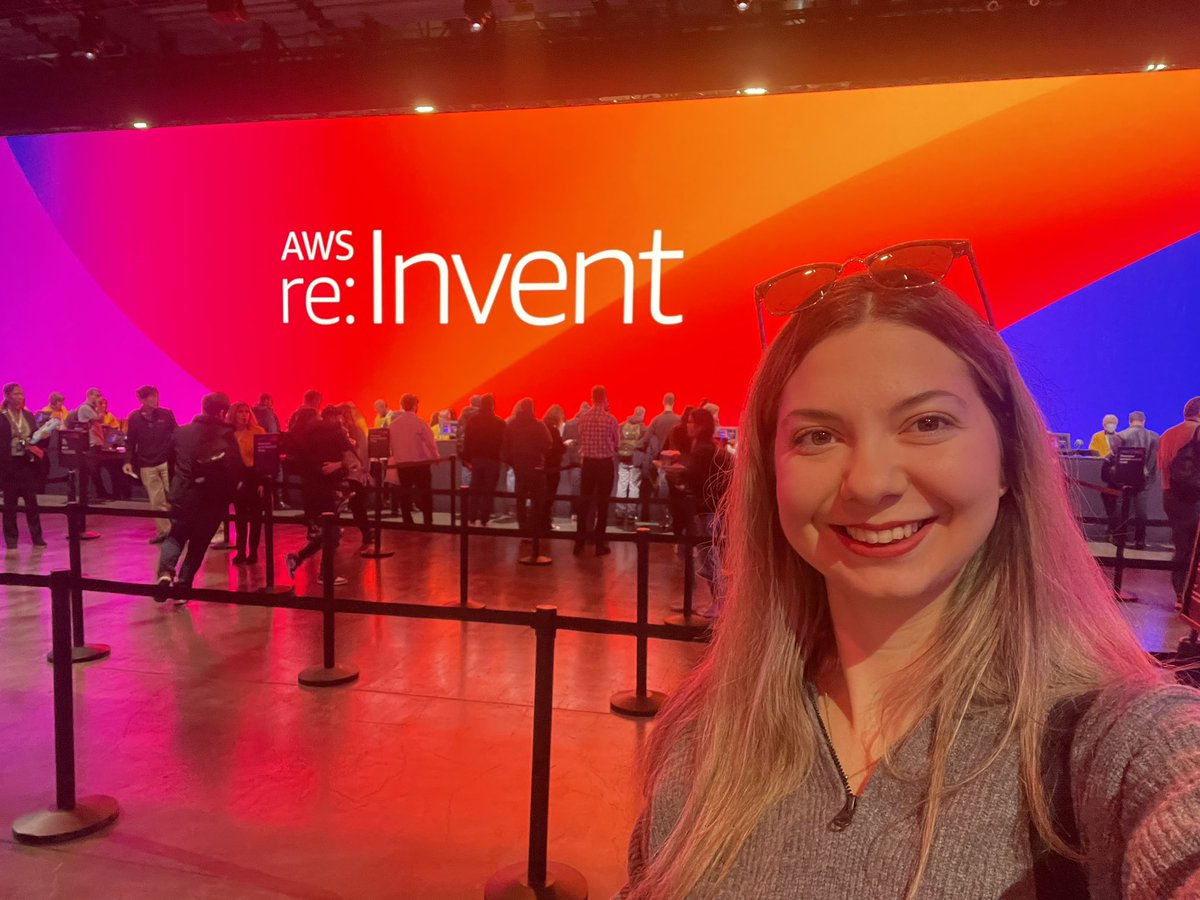 andreea_merariu's tweet photo. Ready for an amazing week!
#aws #AWSreInvent #awscomunity https://t.co/wHI0zO0haS