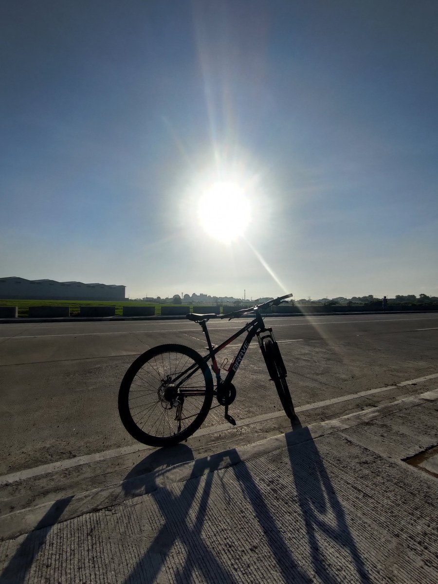 BlakeyTuta's tweet photo. Joke of the day: Biking from 7AM-8AM
3 orders of spaghetti pag uwi ๐คฃ๐คฃ๐คฃ
#kalokohan https://t.co/1gjZqJGVdc