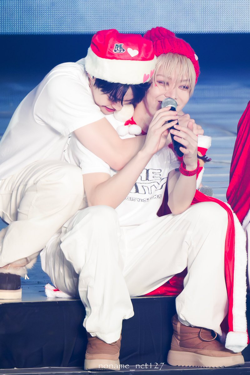 NCTDAOYlNG's tweet photo. the way doyoung cuddled into yuta and jaehyun's shoulders 🥹 https://t.co/pkKZso6VW0