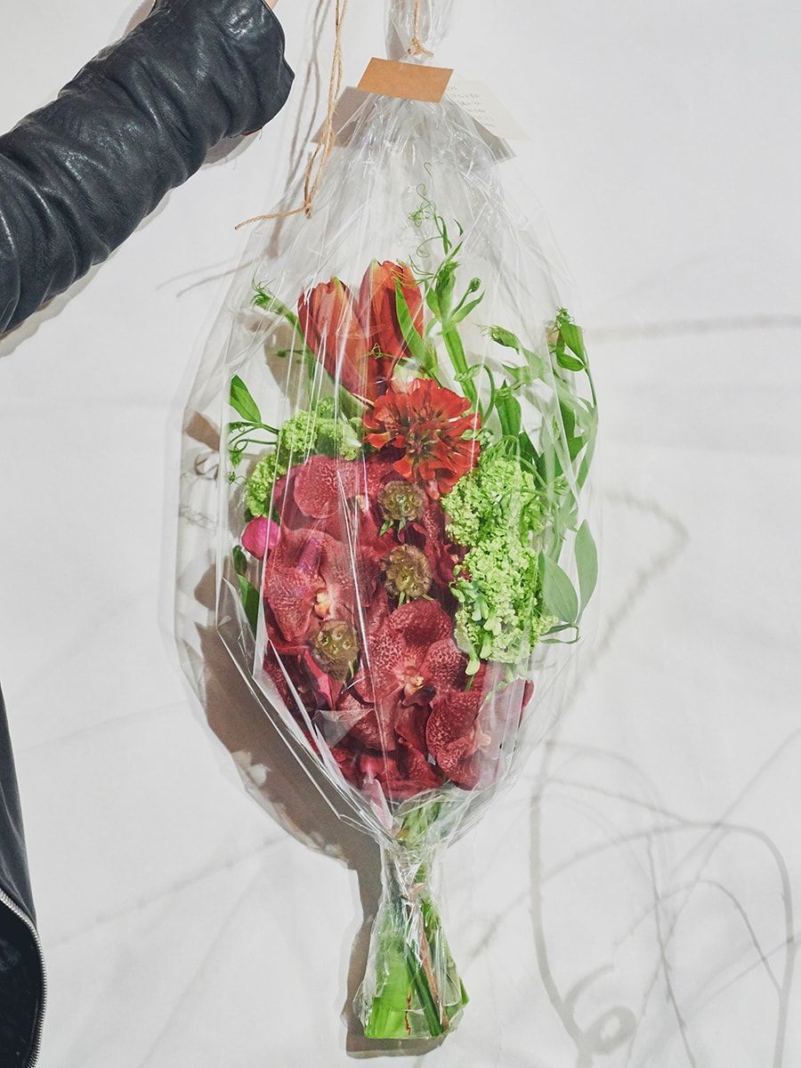 GINZA_magazine's tweet photo. まるで植物のアジトのような青山「cochon」で花束作り💐
https://t.co/dX9HXFdy9Z https://t.co/bin1CrLT84