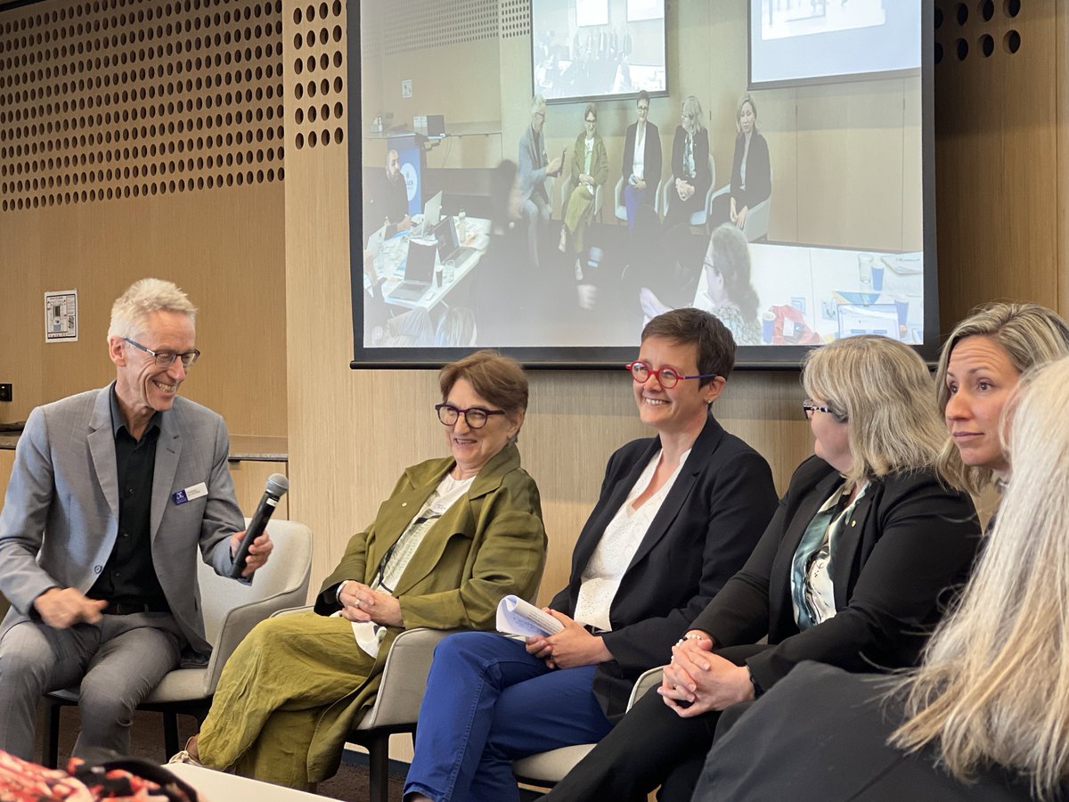 jingloveslife's tweet photo. Last Friday at the Gender & #STEM Summit
@ Deakin Downtown
Was a festival of thought-provoking conversations 🧠💡❓
Not to mention catching up with
lovely #ASERA peeps 🥰
@TabethaSpiteri @philosophilcal @AmritaKamath3
&
Phil was on a panel with all professors
how AWESOME!👏🏻 https://t.co/WGKuMknl1M