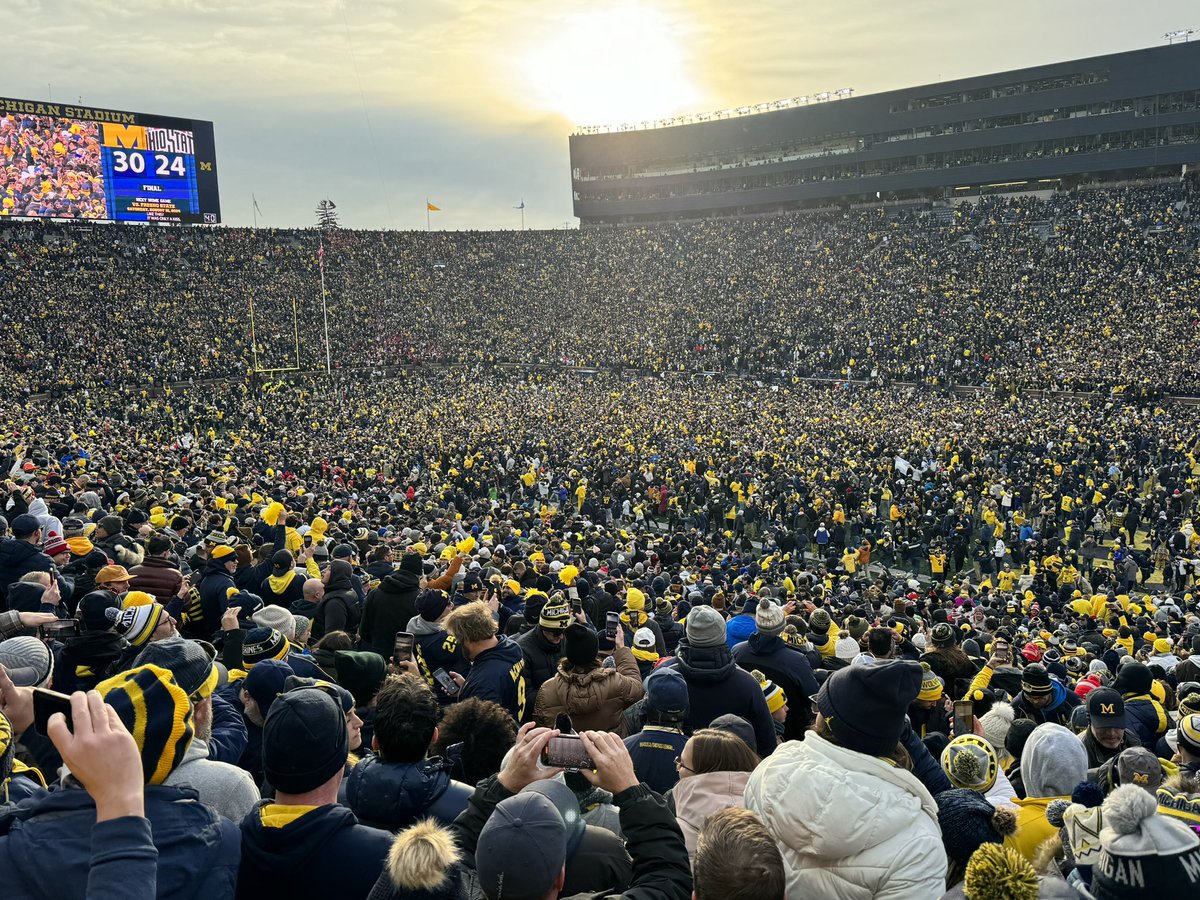 MaizeRaige tweet media