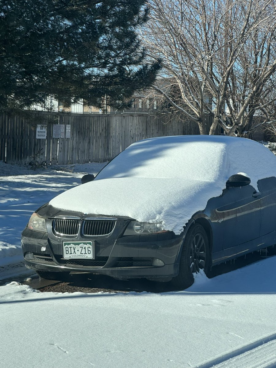 IHitTheRoad's tweet photo. @CommerceCityCO you guys haven’t noticed that these vehicles have been parked and abandoned almost a month ago on E 102nd Ave between Havana St and Dallas St. https://t.co/CI1w8HDNjw