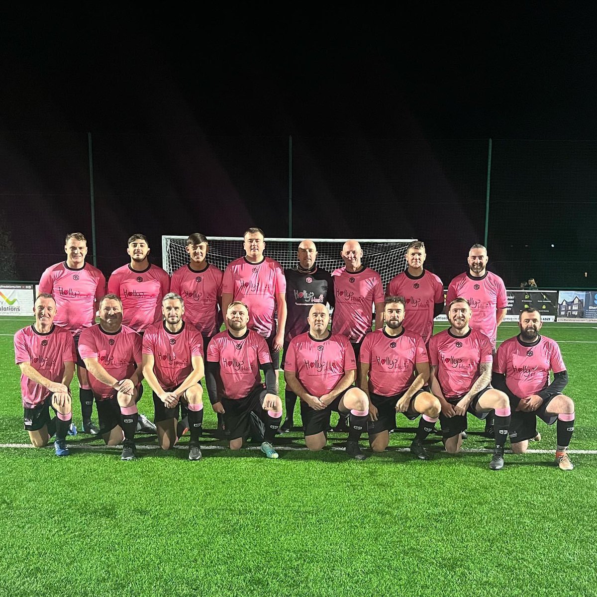 hollysheartsuk's tweet photo. Our Holly’s Hearts XI tonight played a charity match against @FTOC_FC. 

A night to raise awareness of childhood cancer charities. Here’s the team in their new pink kit sponsored by Dasco Construction and designed by @fusedSPORTMCR. 

Thanks for the game lads 👏🏼 

⚽️💜❤️💖 https://t.co/LtBEdy1C57