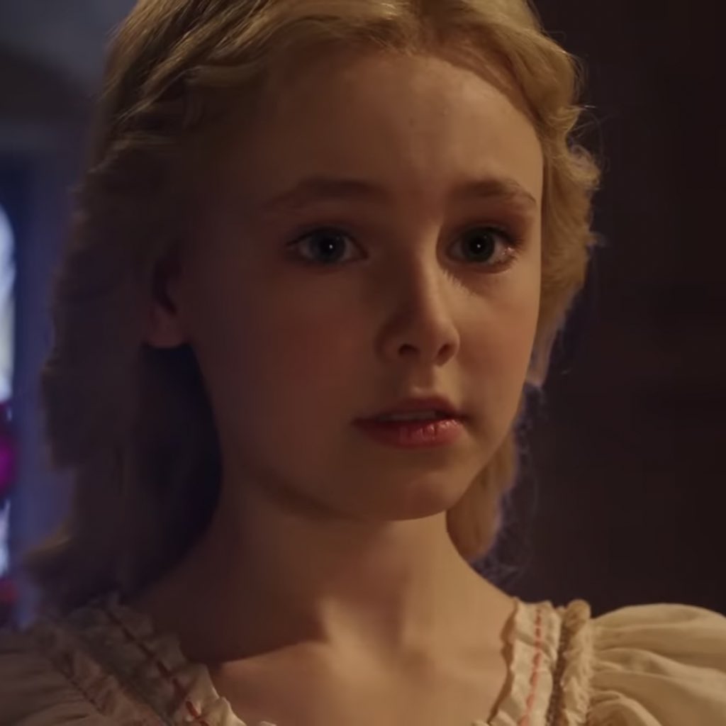 anyasbarbie's tweet photo. can u imagine little effie watching the hunger games for the first time n seeing haymitch not knowing that in a few years she’d be the escort working with him https://t.co/8eky4W5zOk