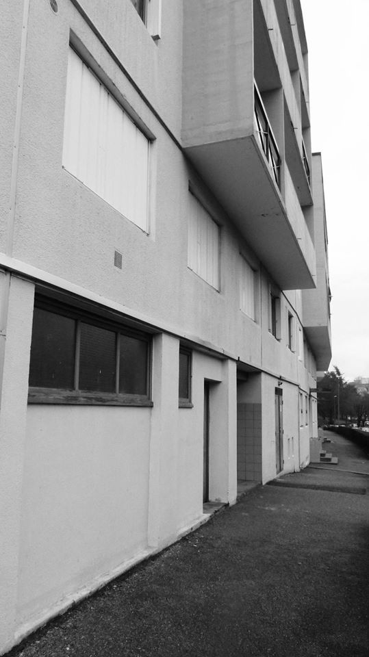 Memoire2cite's tweet photo. 42 #saintetienne #Beaulieu l'1 des six 1er #Grandensemble mise à l’étude dès 1950. Il débute en 1953 & comprend 1221 lgts, un groupe scolaire et 35 boutiques.Des parrains prestigieux et l’élite de l’architecture stéphanoise https://t.co/3SpdSGpi2Q