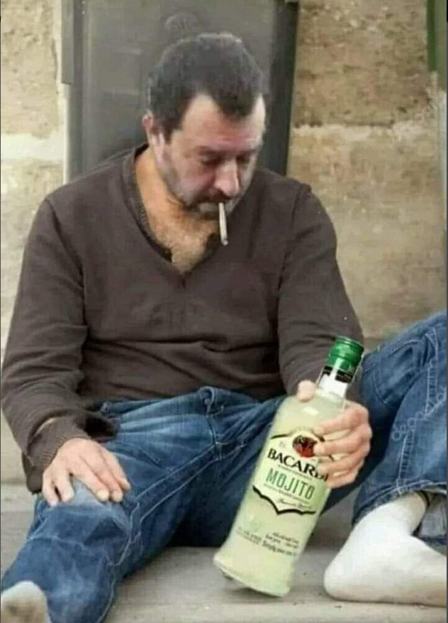 UGirovago77000's tweet photo. Salvini dopo il servizio su #Report ,,,,
@reportrai3 #CTCF https://t.co/ZmRANDlg3i