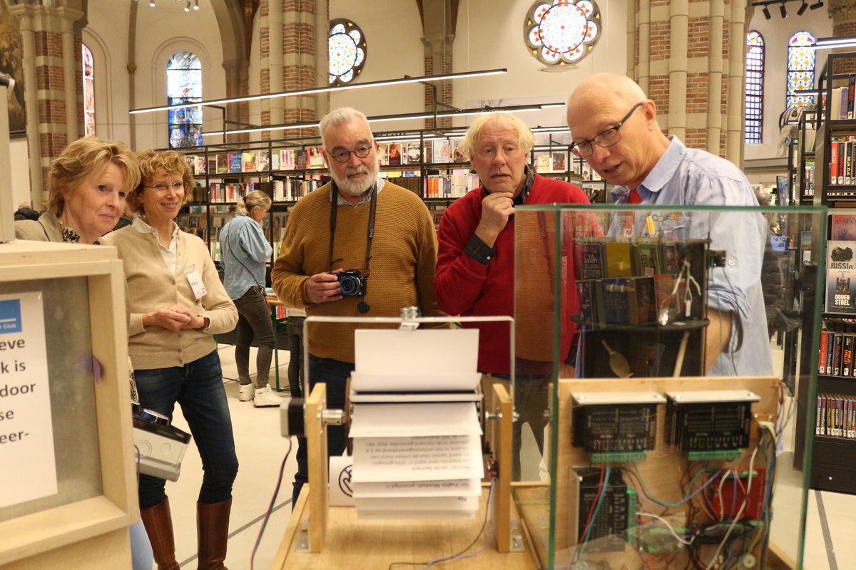 Vughtse Programmeer Club verrast Vughts Museum tijdens Vught Digitaal in <a href="/DePetrusVught/">@depetrus.nl</a>  #Vught
vughtsmuseum.nl/2023/11/26/vug…