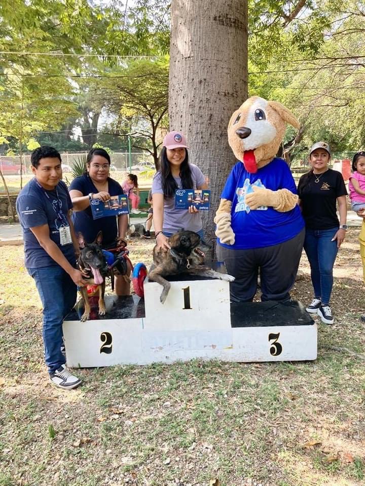 CorazonesTuxtla's tweet photo. 🐶 ♥ En el Parque de Mascotas Tuchtlán se llevó a cabo la 1er. Carrera Carrera de Inclusión Canina organizada por MAPACH Y Huellitas en Movimiento con la finalidad de visualizar y darles voz  a los perritos que han tenido algún accidente #CorazonesAlPorvenirTuxtla https://t.co/WPFTaqbT3i