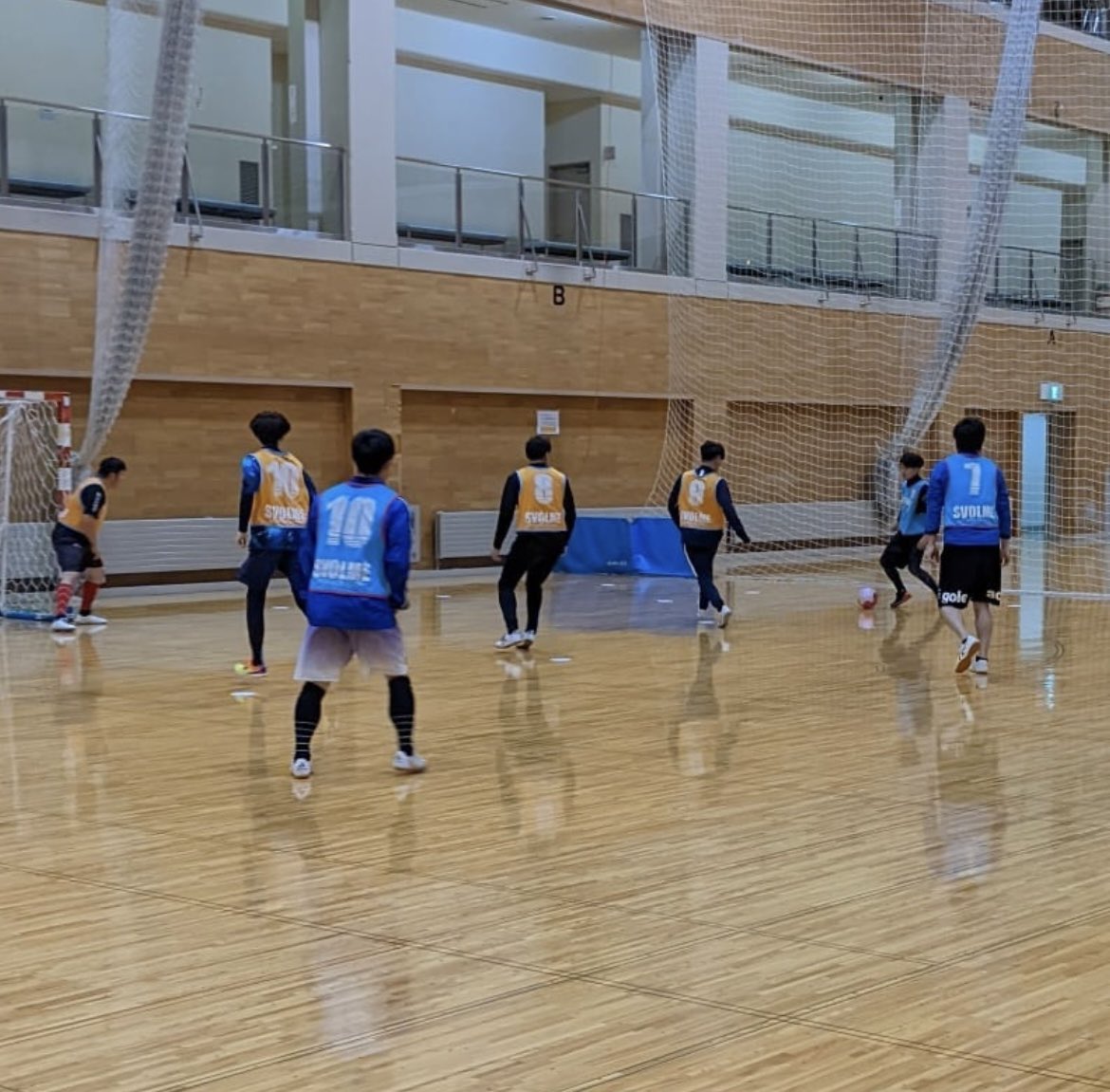futsalstyle7's tweet photo. 11月27日(月) 19時-21時
盛岡体育館
個人参加フットサル開催♪

☆初参加でも楽しめる♪
☆開始1分前まで受付可能♪
☆開始時間に遅れての途中参加🆗

★遅刻の場合は大体の到着時間を
📩📲でお知らせ下さい😃

▼参加予約はコチラ
https://t.co/ONl7OzCbTK https://t.co/a8bAvnD8p2