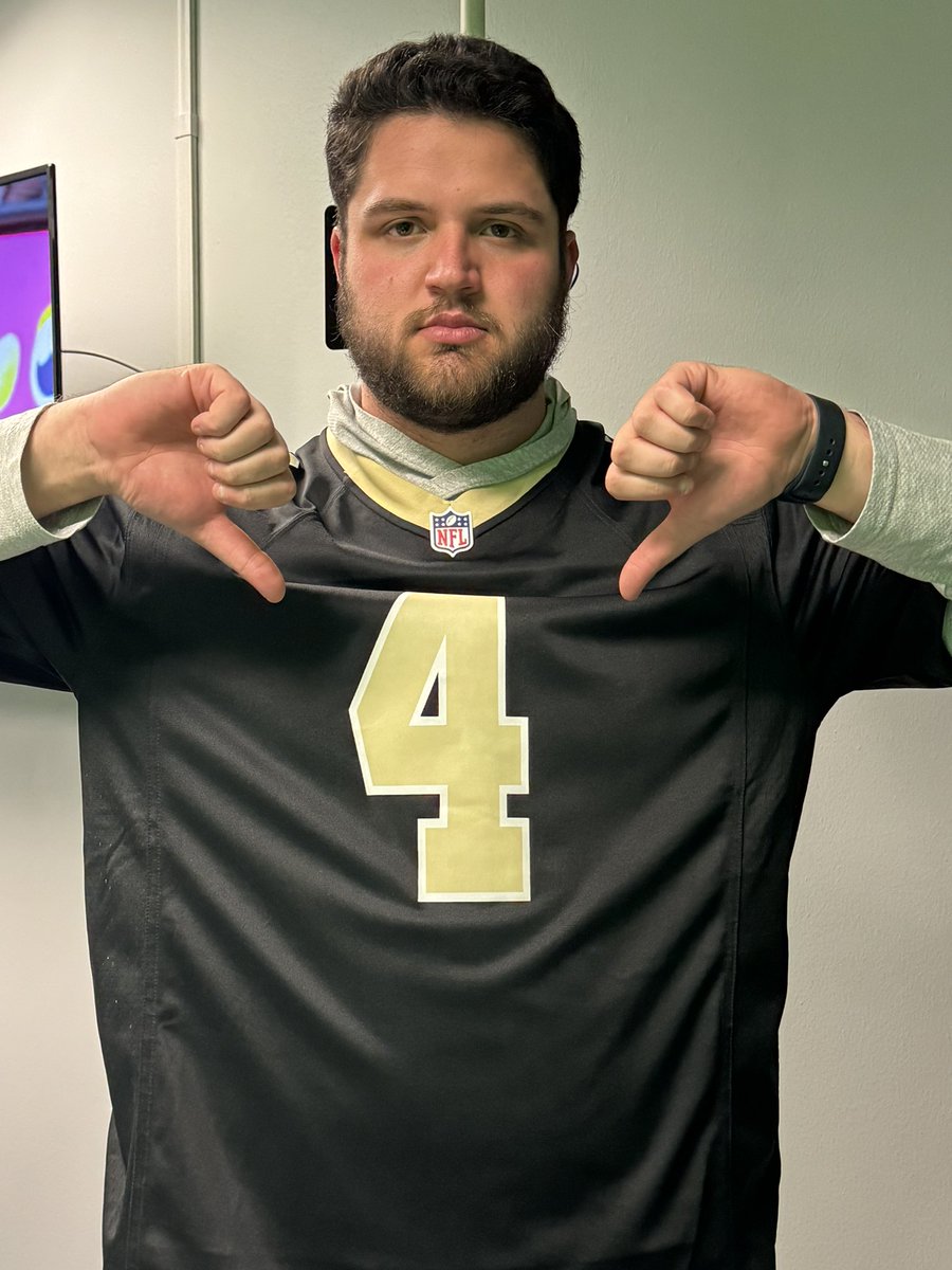 tracegirouard48's tweet image. If this post gets 300 RT’s I’ll burn my Derek Carr jersey &amp;amp; post the video