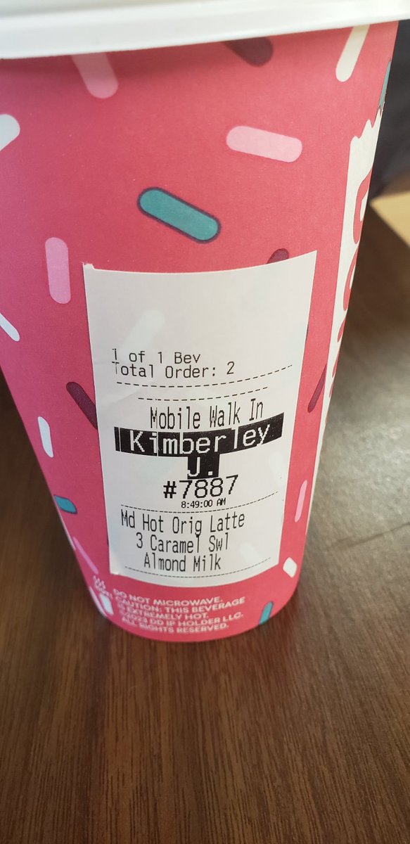 krjohnson4u's tweet photo. @dunkindonuts I paid almost $5 &amp; waited 15 minutes for a hot latte with almond milk &amp; caramel.  When I  arrived at church, I discovered that I was given an almost empty cup of hot water &amp; almond milk but no espresso or caramel 🤨🤨🤨 https://t.co/IVEGrZOFzg