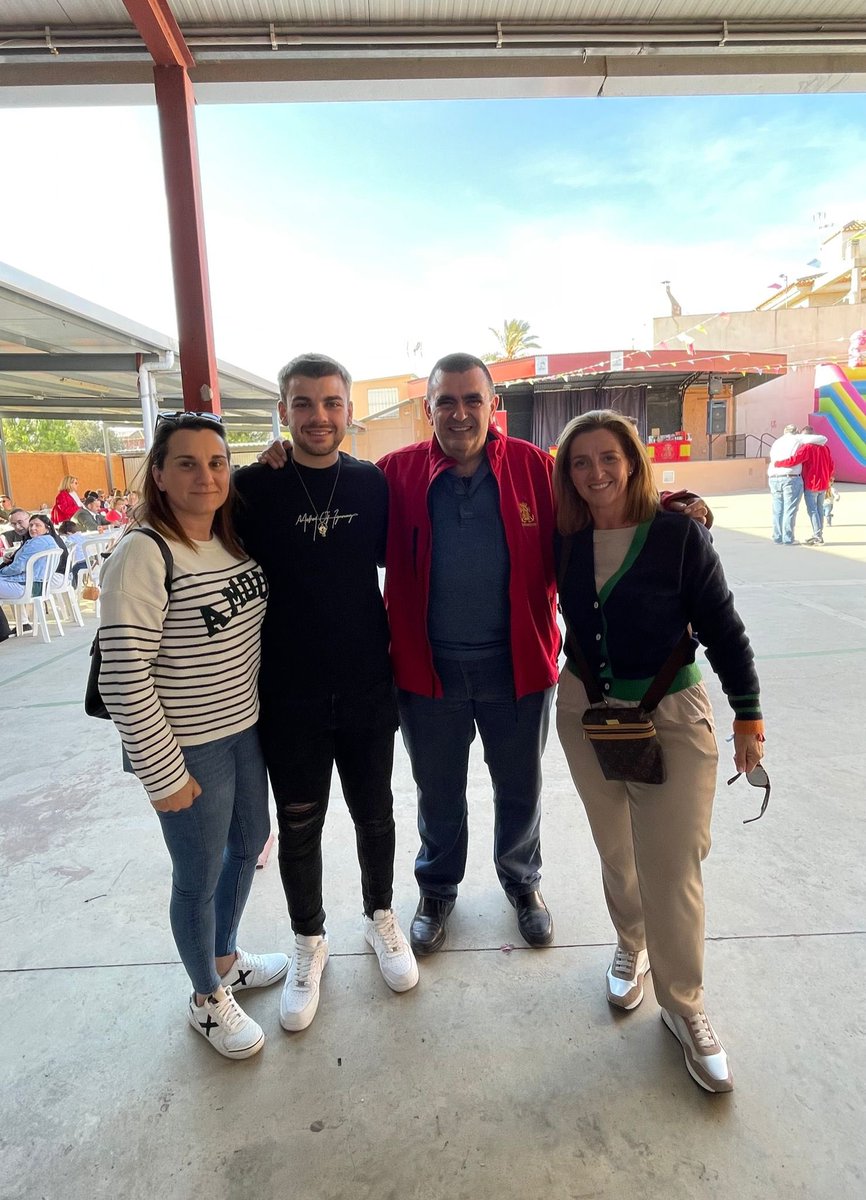 NPJResucitado's tweet photo. Directivos de nuestra Agrupación han compartido hoy con nuestros hermanos del Prendimiento un día de convivencia. ¡Que bien acogidos nos hemos sentido y que buen día hemos pasado!
Gracias por contar con nosotros Agrupación del Prendimiento

#Titulares
#SoyDelCristo https://t.co/8yavoRV3VU