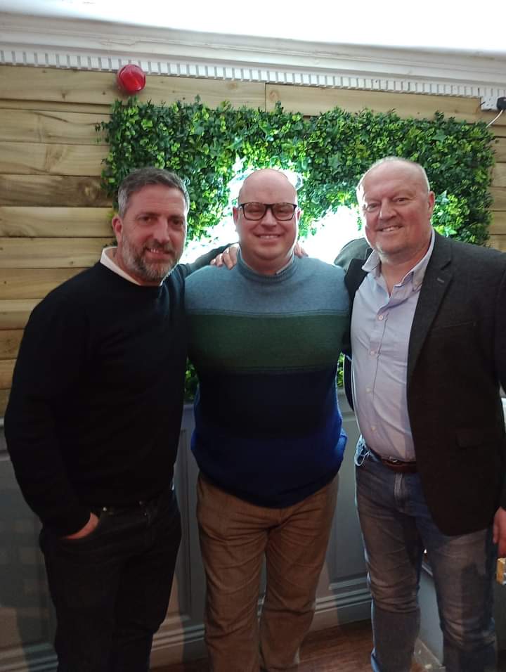 Fatbobtarn's tweet photo. 3rd Sunday sesh at @eadensbar2 I've be able to attend and everyone of them has been ace. A chance to see and hear my football heroes up close. Super Johns was the best yet. https://t.co/v68nOqM59M