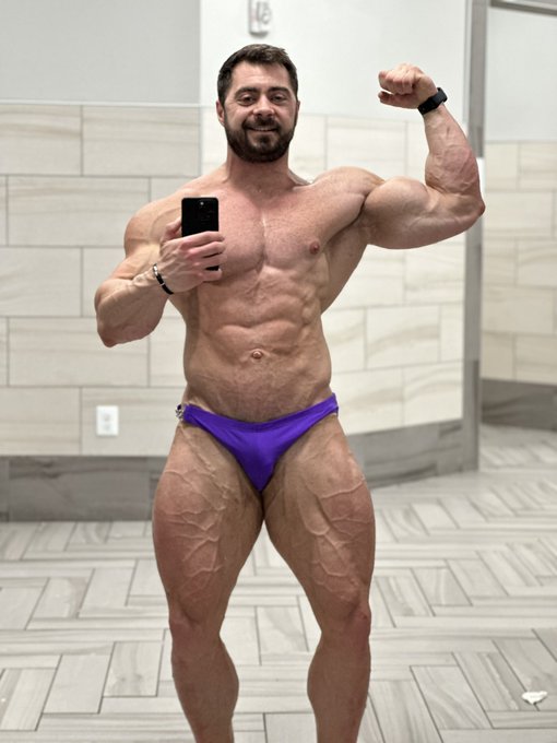 Gym photos! I&rsquo;m enjoying physical activity so much right now - lifting, cardio, rock climbing, and stretching