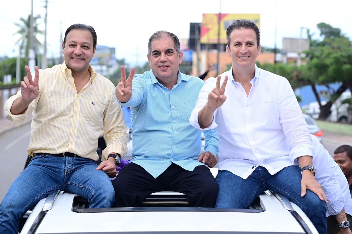 AbelComunicaRD's tweet photo. ¡Puerto Plata querida, aquí están tus gerentes!
Con #AbelEnPuertoPlata están #WalterSenador y #JavierAlcalde.
¿Dudas?
¡Ninguna!
Aquí se votará #MoradoEntero en febrero y mayo por los candidatos del #PLDConAbel. https://t.co/2IQqYeDWvC