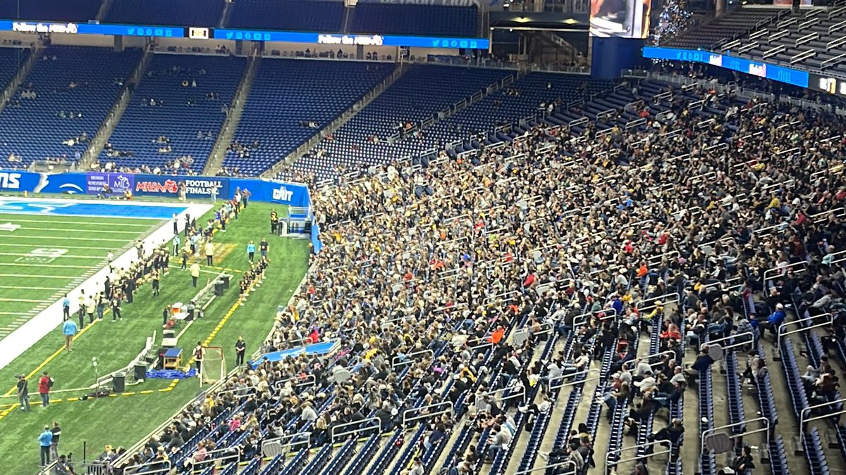 JeannaTrotmanTV's tweet photo. It appears all of Corunna showed up to Ford Field… I see you @CorunnaCavsFB !! https://t.co/Ztlr4an9zv