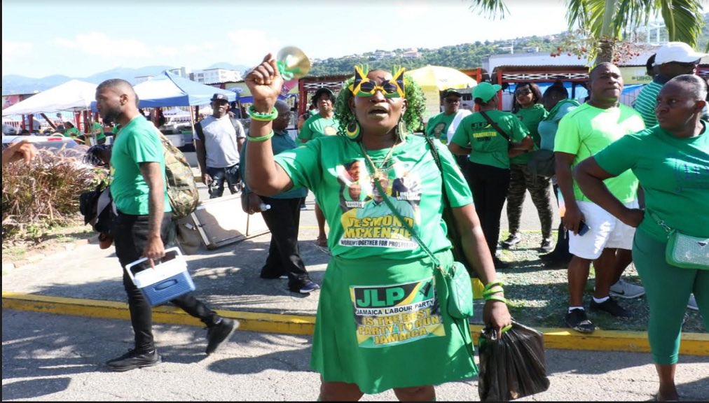 kdehaneyFJ2024's tweet photo. Jamaica Labour Party supporters flooding the National Arena in St. Andrew, setting the stage for the grand 80th-anniversary conference! 🇯🇲🎉 #JLPConference #JamaicaPolitics https://t.co/cOFWb47gvb