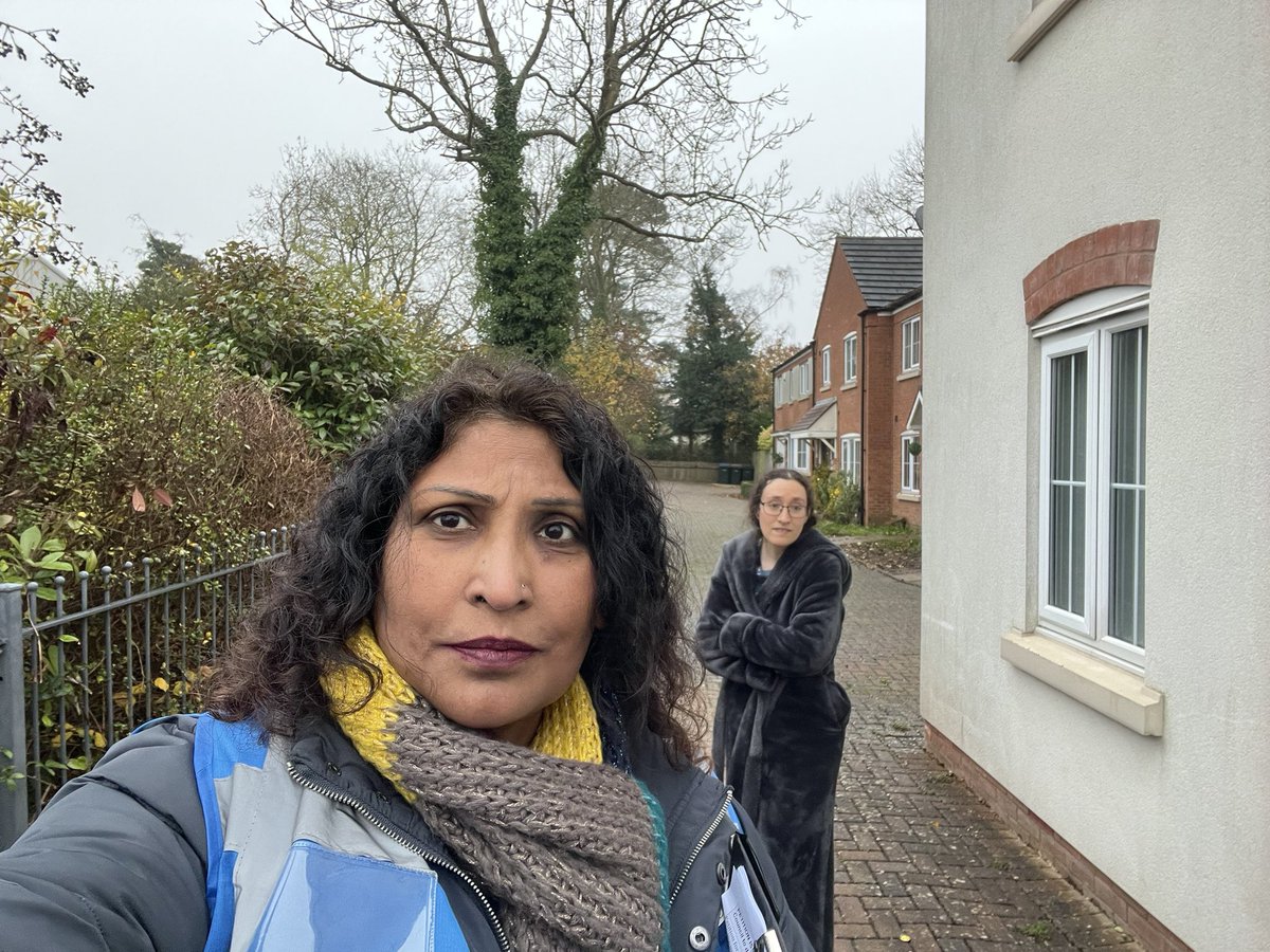 Westwood team out this frosty Sunday afternoon, delivering Intouch leaflets. also took the opportunity to knock on doors, for a petition for a much-needed pedestrian crossing on Charter Ave leading to Cromwe Lane. It's crucial for residents with poor visibility, mobility issues,