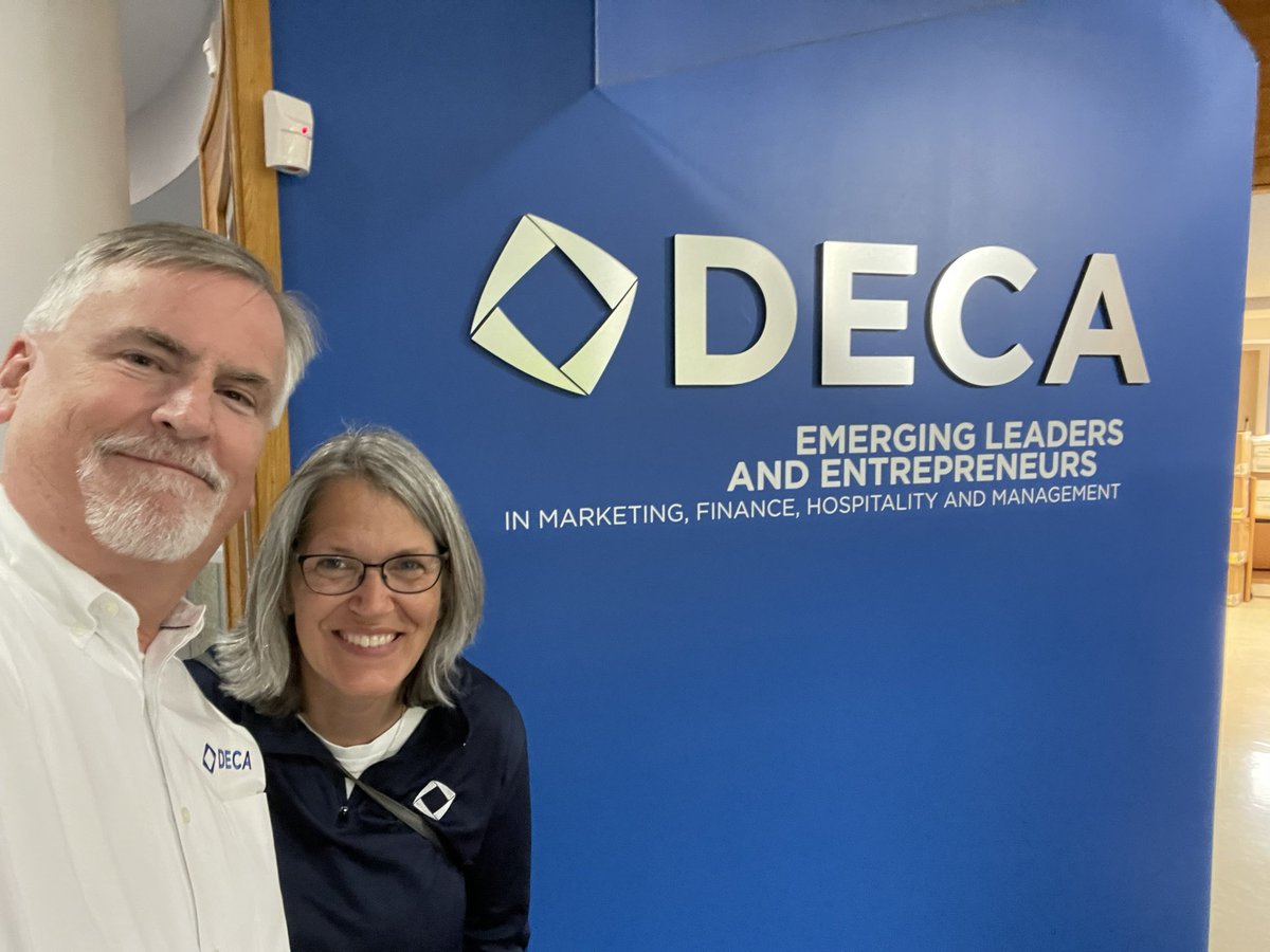 PAW_1963's tweet image. #DECAMonth Social Media Challenge Day 25: My DECA Bestie! @mooski12 @DECAInc @VirginiaDECA