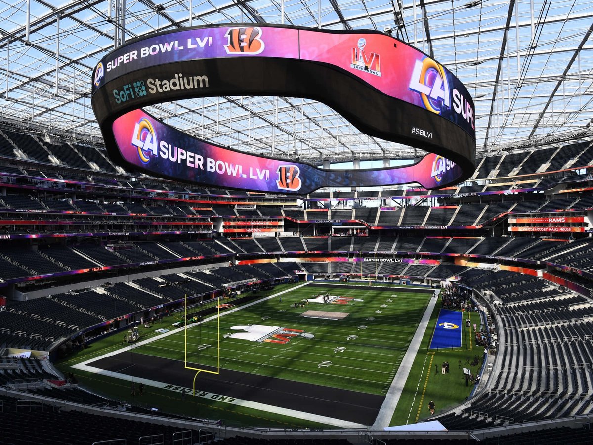 bchs6519's tweet photo. CAL FANS! 
If Cal accepts LA BOWL invite will you help fill this beautiful site with Bear fans!  I'll Go!!!! 💙💙💙 https://t.co/uEjFNaVhWn