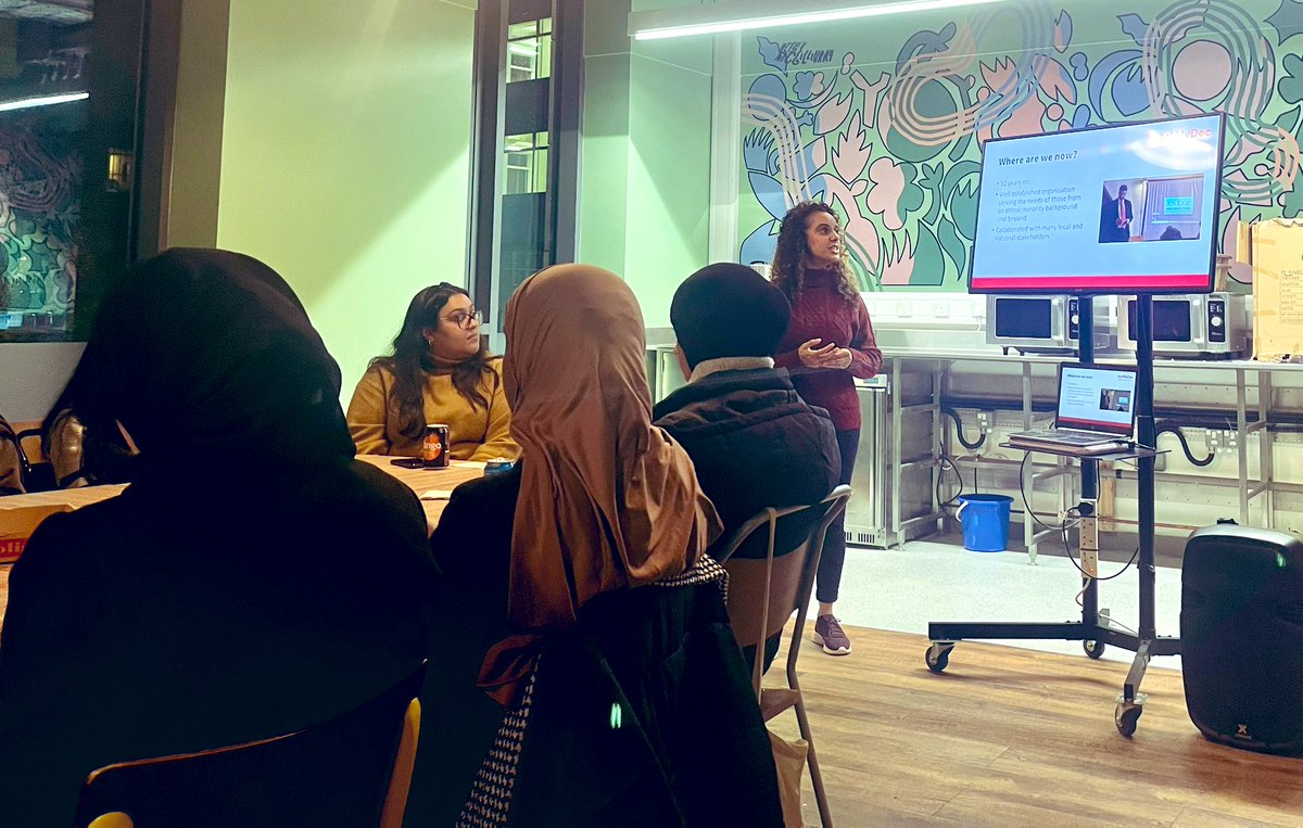 askmydocuk's tweet photo. It was so revitalising to meet medical students, doctors &amp; healthcare professionals during our November AskMyDoc training session. Thanks to @AskMyDocUom &amp; BAME Medical Society for hosting us. 
Looking forward to working with everyone in upcoming outreach work.
#AskMyDoc https://t.co/c4d1B4HkBr