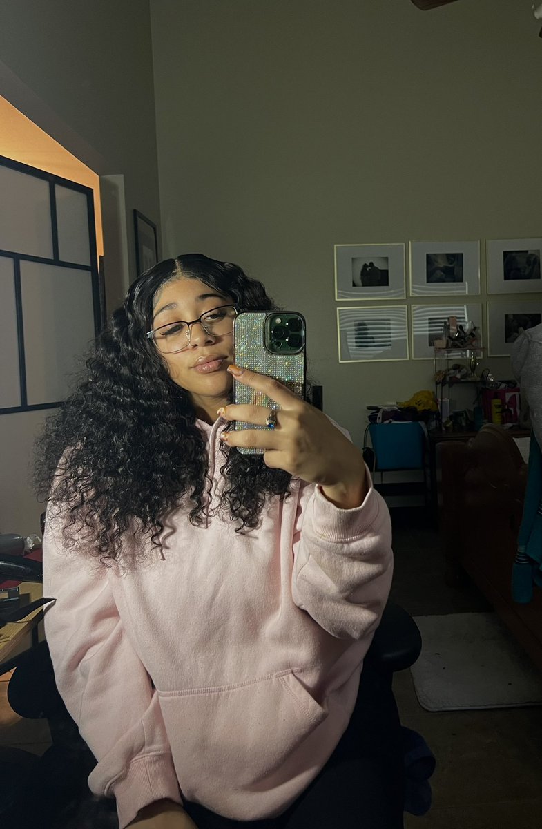 baddiejay12's tweet photo. Pretty thang 🩷🏳️‍🌈 https://t.co/SFX34JhzmK