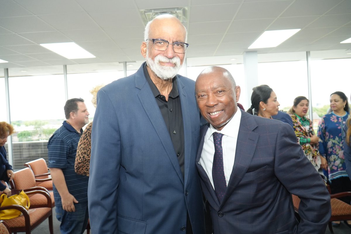 houmayor's tweet photo. Larry was a civic leader, a facilitator, educator, mentor, &amp; personal friend. Over the last 30 years, mayors have turned to him to lead various initiatives or assist in conflict resolution.
Mayor Turner's Statement on Passing of Laurence J. "Larry" Payne - https://t.co/4VdPPeRj4F https://t.co/7hbbtsJ1JG