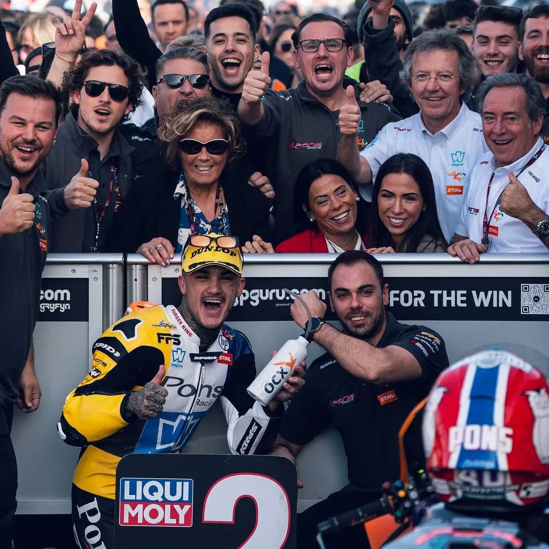 TeamAC44 tweet media