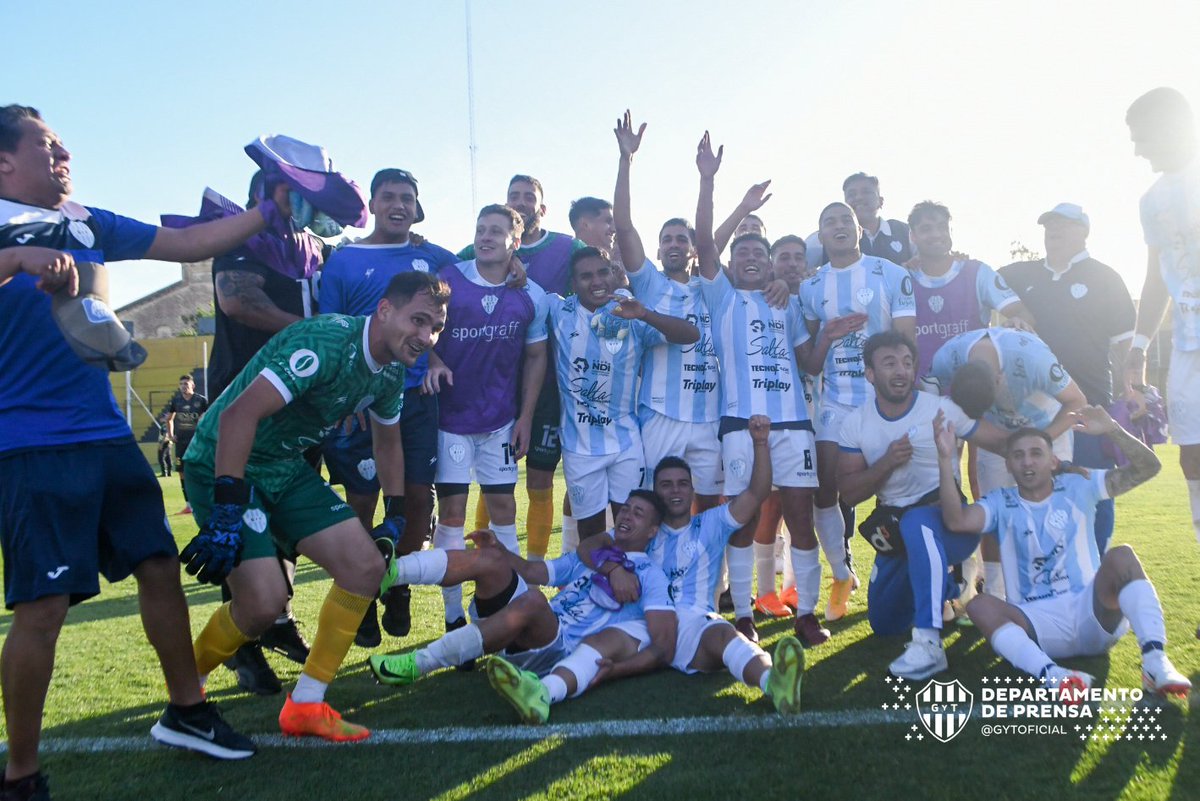 gytoficial's tweet photo. Es asi, no es ningún verso

Por nosotros ,  por ustedes, por los que no pudieron entrar 

#TodosJuntos 🤍💙🤍 https://t.co/cYmv6XMIIX