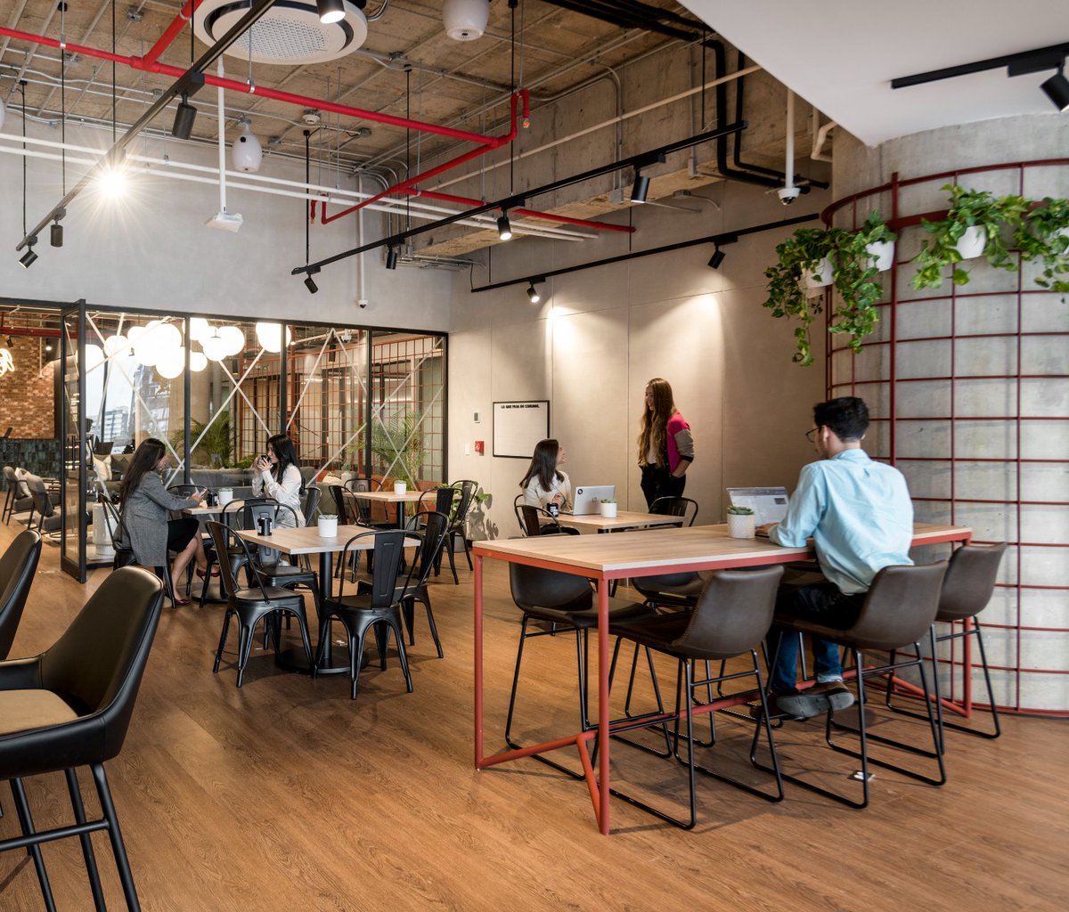 CentroUrbano's tweet image. #Entérate | Ramón García Quintana, country head de #Comunal, afirmó que los espacios de coworking llegaron para quedarse, y la demanda continuará creciendo en los próximos meses | Checa la nota 👉 ow.ly/1WPb50Qb7uS