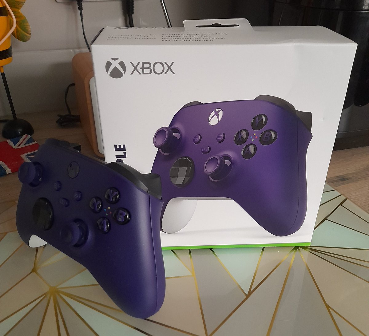 Del_Boy_Guru's tweet photo. Added a new @Xbox Controller to the collection recently with the Astral Purple edition ๐ฎ
Wanted to try a different colour than the usual, good old reliable black this time ๐ค๐ฏ
Contrasts the colour of my #XboxSeriesX nicely tho methinks... ๐๐ป๐ฅฐ
#ControllerChaos
#NewAddition https://t.co/eWr4nNymRx