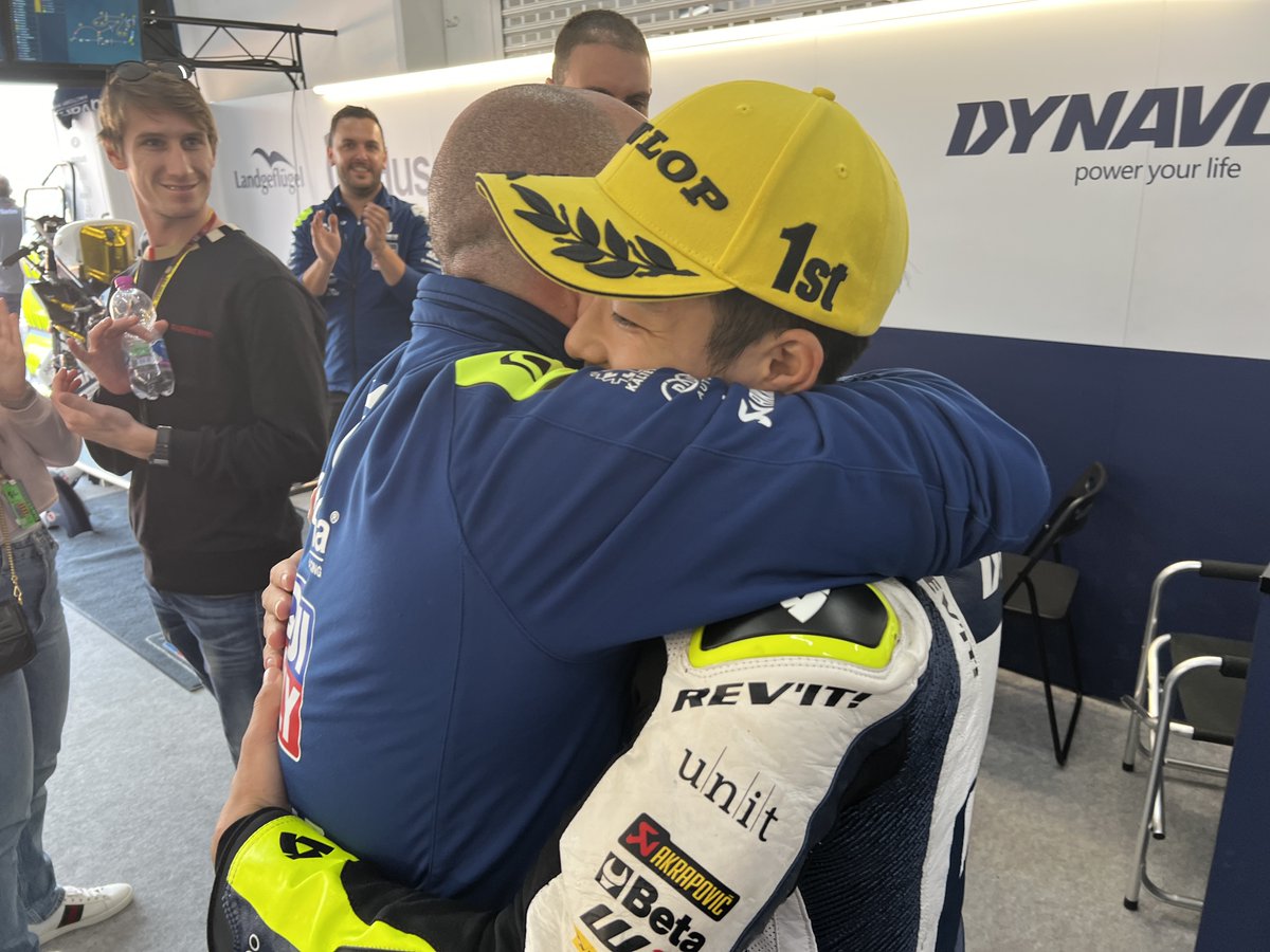 MotoGP第20戦バレンシアGP Moto3決勝、#佐々木歩夢 選手が優勝！ 2番手からスタートし、残り5周でトップへ浮上、そのままチェッカー。前走のうっぷんを晴らすかのような強いレースでした。ランキング2位で終えた2023年。来季Moto2への弾みと期待を膨らまし、最後のレースを見事優勝で締めくくりました