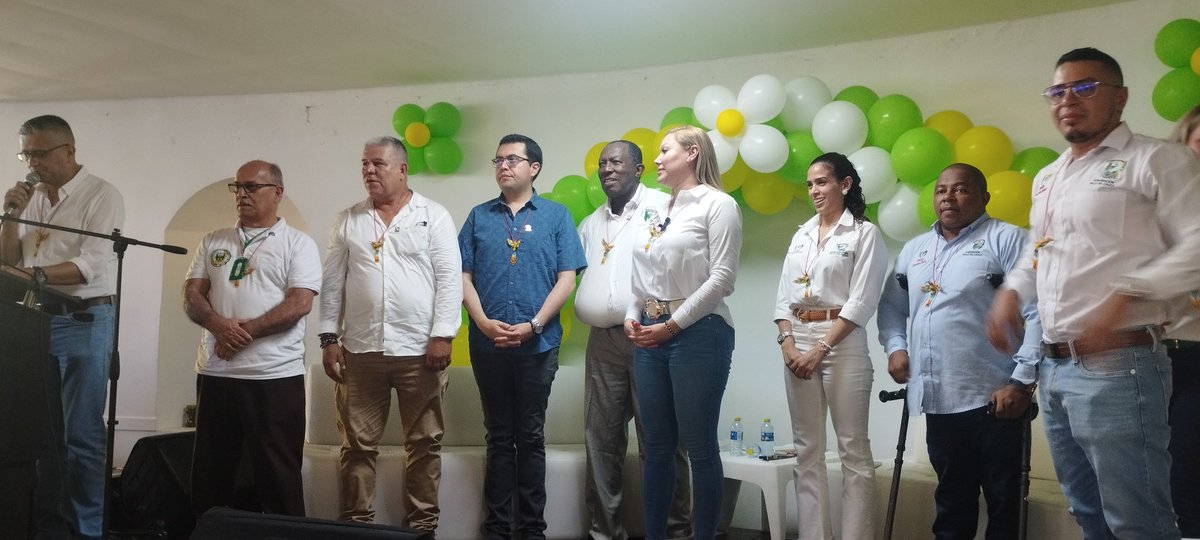 Califedejac's tweet photo. Asistimos a la invitación que nos hace la @GobValle y @ClaraLuzRoldan con motivo de la celebración de los 65 años de la Acción Comunal en nuestro país. Durante el periodo de la Gobernadora se fortaleció la acción comunal en el Valle del Cauca. Un homenaje que recibimos con cariño https://t.co/Km5RH2AxT0