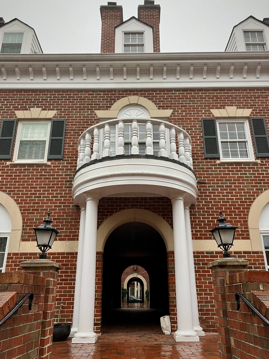 HobanGirl's tweet photo. Sunday clears away the rust of the whole week…
— Joseph Addison, 1711
Especially a rainy Sunday, just drizzly and cool enough to leave the umbrella tucked in the tote. #OldTownNorth #Alexandria #PittSt #RoyalSt #architecture #bestblock ever in a rapidly more congested quadrant https://t.co/TKCClINFVl