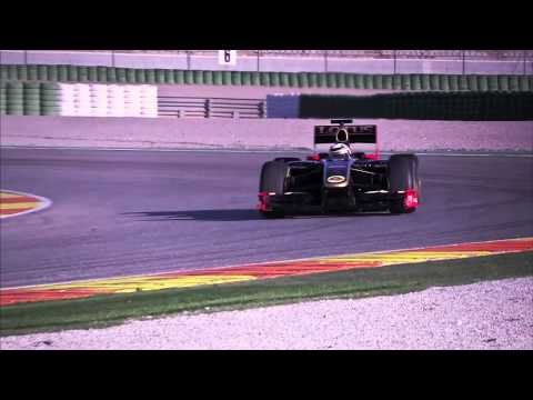 Formula0_versee's tweet photo. @hamiltondof0 @NickHeidfeldF0 @TaurusWF0 @mclarenf0team @SFerrariF0 @WebberF0Verse @SauberF0 @F0Maldonado @Sarren_F0 @RBRFZero @ElevadoATres @felipemassaF0 @LittleRubens_F0 @VettelF0 PT3, Afternoon - 🇪🇺

@KimiF0 lidera a parte da tarde, marcada por chuva forte, @Rosbergf0 é P2 e @ElevadoATres é P3, as condições estavam duvidosas entre Wets e Inters, então ninguem sabe ao certo o melhor pneu. https://t.co/O8mXi22j2e