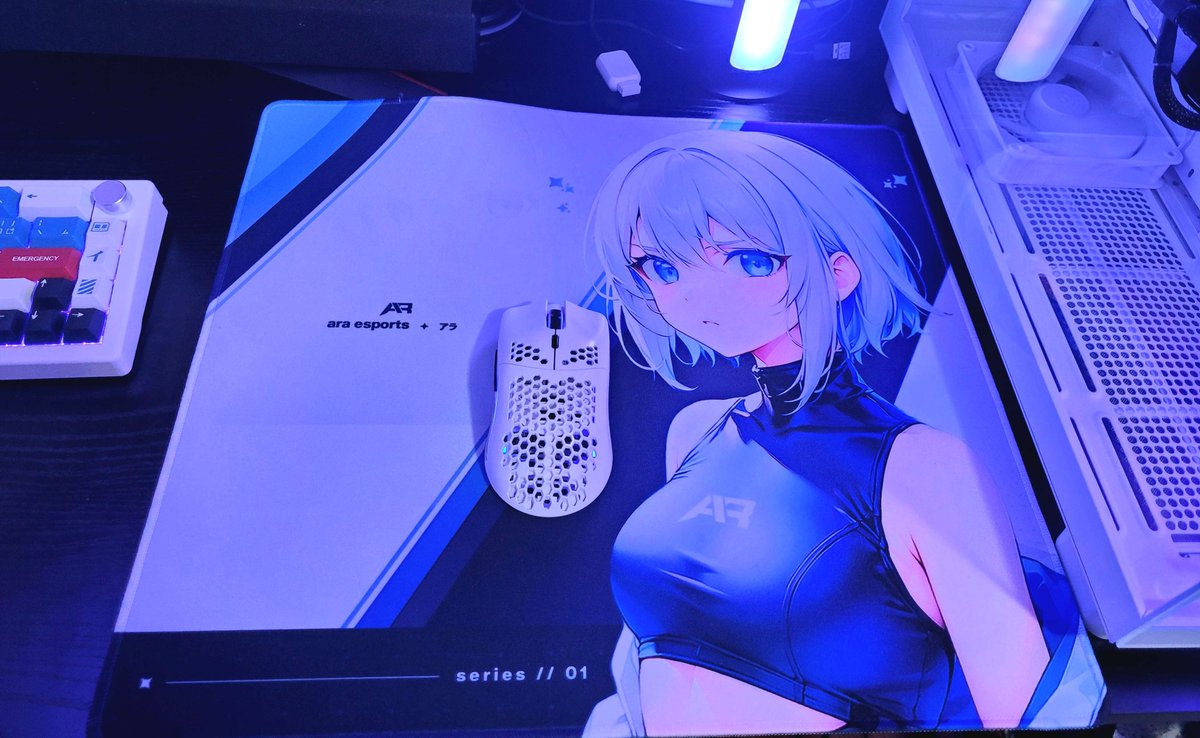 new mousepad! thanks <a href="/AraValorant/">ARA Valorant</a>