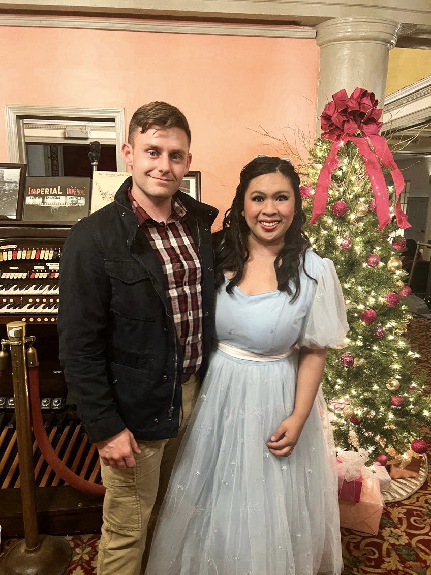 francesanneflo's tweet image. It’s #NutcrackerBallet season! 🎄🩰💃💂

I used to dance in The #Nutcracker, and I even got to sing in the chorus of @BalletWest1’s Nutcracker back in 2015. 

I have seen The Nutcracker in Utah (a handful of productions including Ballet West), New York (New York City Ballet) DC…