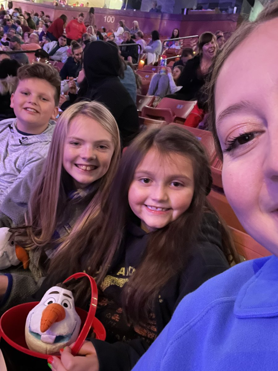 christenmesser's tweet photo. @DisneyOnIce #Greenville https://t.co/t4Uc9A9wu7