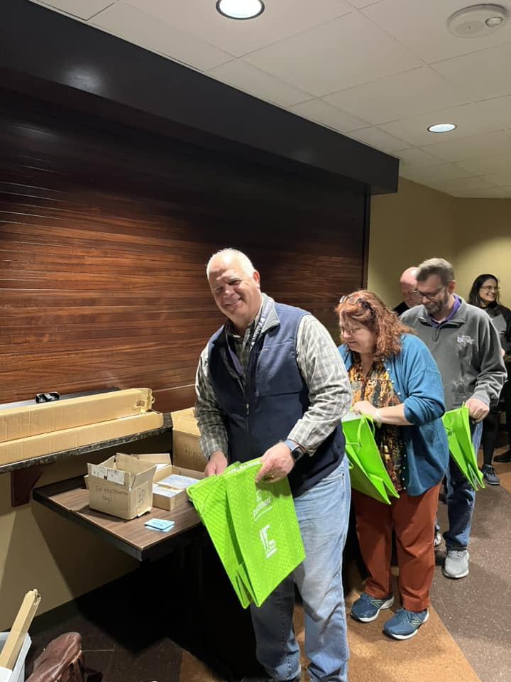 msacroa's tweet photo. We're getting ready for our big Knowledge Safari! We're so excited for our conference to begin! https://t.co/Q5hIKKl6KY