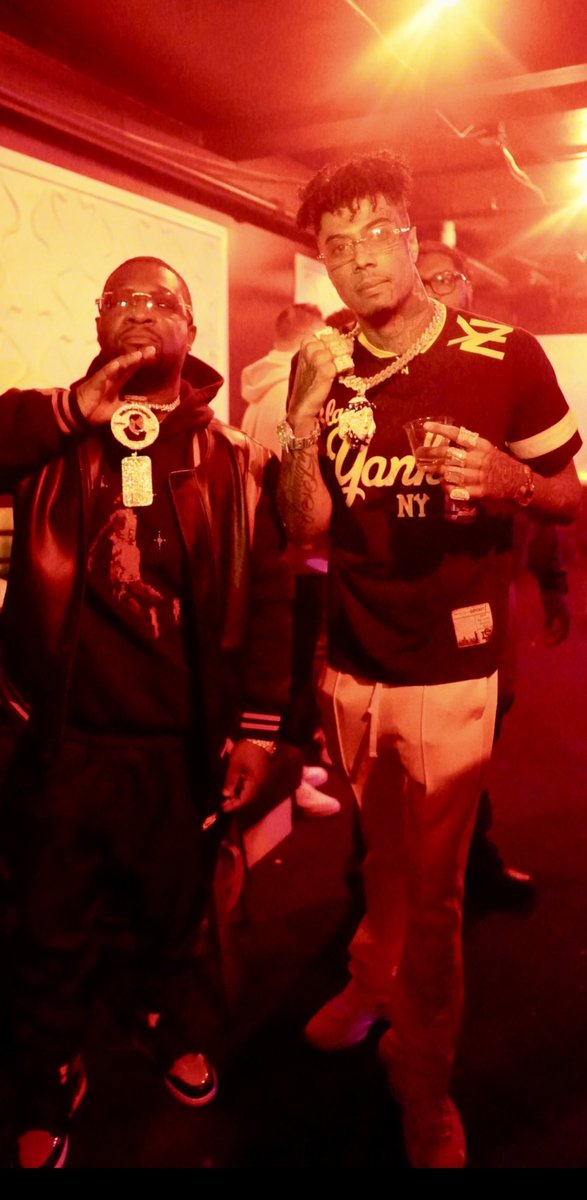 LINC_WAY's tweet photo. @bluefacebleedem came through and rocked out in #detroit at #clubbleu nothing but love. #califonia #rappers #followme #detroitartist #IndependentArtist #indiemusic #streaming #itunes #applemusic #spotify 👇🏾👇🏾👇🏾👇🏾

https://t.co/V1Ay8v8pd2 https://t.co/TnBnBnz57Z