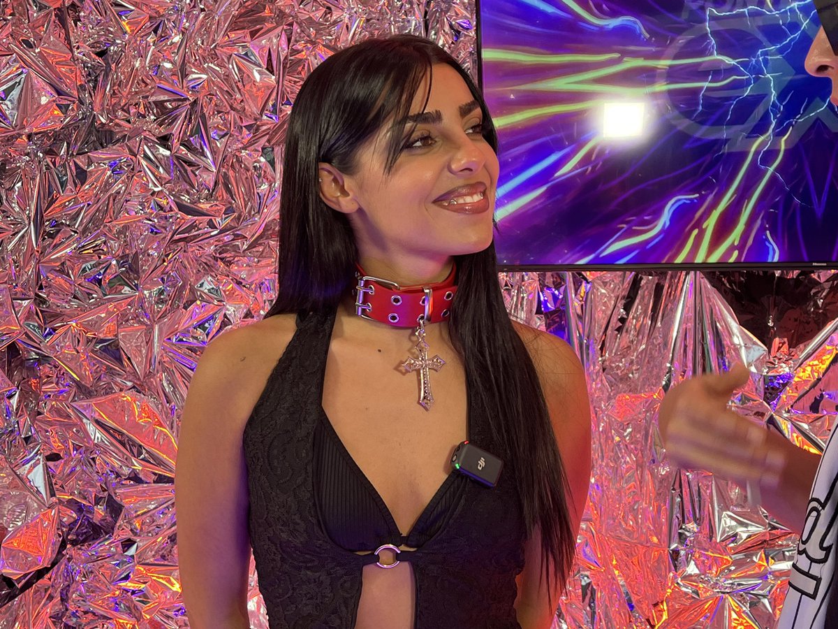 ExaFM's tweet photo. ¡Desde España para México! 🇪🇸 @PaulaCendejas está en el #FlowFestExa y nos contó todo sobre su participación 🎶🔥 https://t.co/gSzaEEYHU9